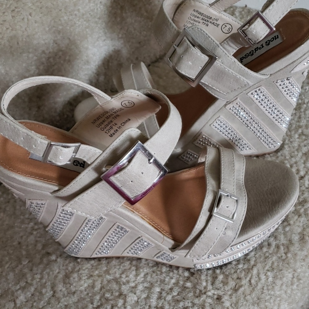 Wedge shoes